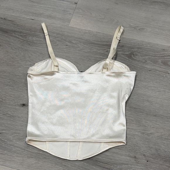 H&M Cream Bustier Top - Picture 3 of 3